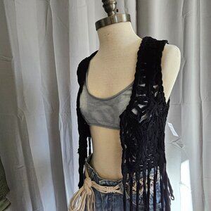 Crochet Fringe Vest-Black